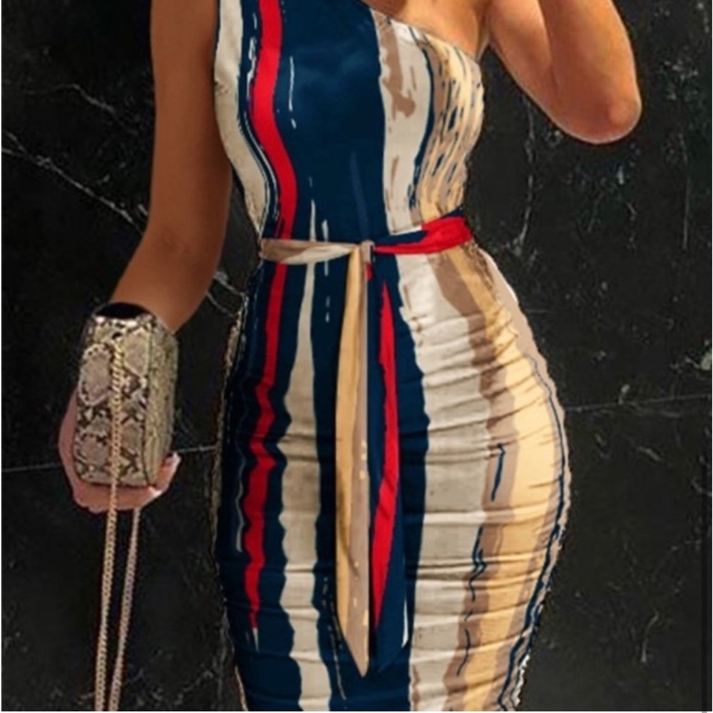🍃🌹🍃ABSTRACT ONE SHOULDER DRESS🍃